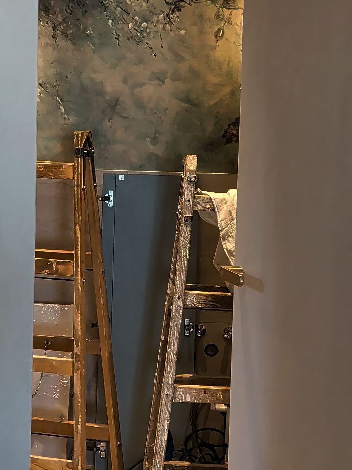 Littlebit of fairytale 🏠
Kúsok rozprávky premietnutej v interiéry. Blížime sa pomaly do finále tejto rozsiahlej realizácie 4 izbového bytu, od kompletnej zmeny dispozície až po finálne zariaďovacie prvky. 
Ten najkrajší pocit keď sa z projektu na papieri stáva realita. 🍀