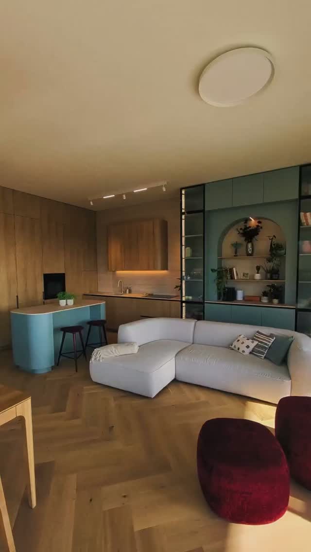 Kompletná realizácia 4 izbového apartmánu časť prvá.
V tomto byte vám ukazujeme, ako môžu farby a vzory pôsobiť elegantne a harmonicky. Stačí vybrať spoločnú farebnú paletu, zopakovať odtiene v detailoch a výraznejšie vzory vyvážiť pokojnejšími plochami.
Výsledkom je interiér s charakterom, v ktorom všetko prirodzene ladí. ✨
#interier#domov#interierovydizajn